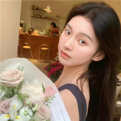 圆月迷离花